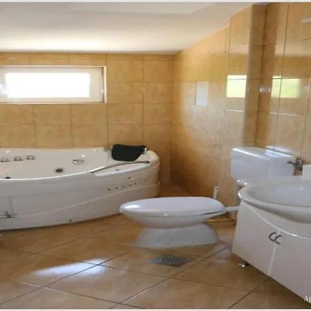 Juras - Two Bedroom With Sea View David