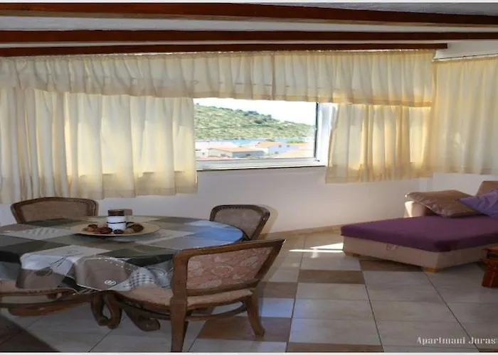 Juras - Two Bedroom With Sea View David