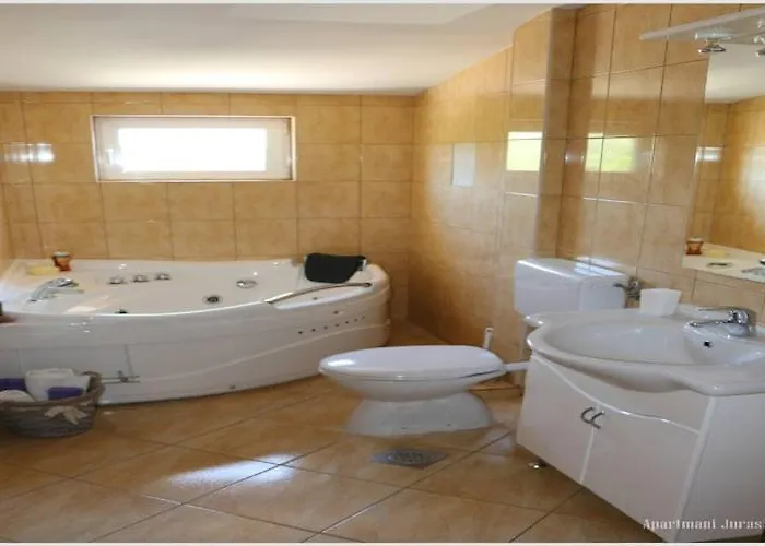 Juras - Two Bedroom With Sea View David