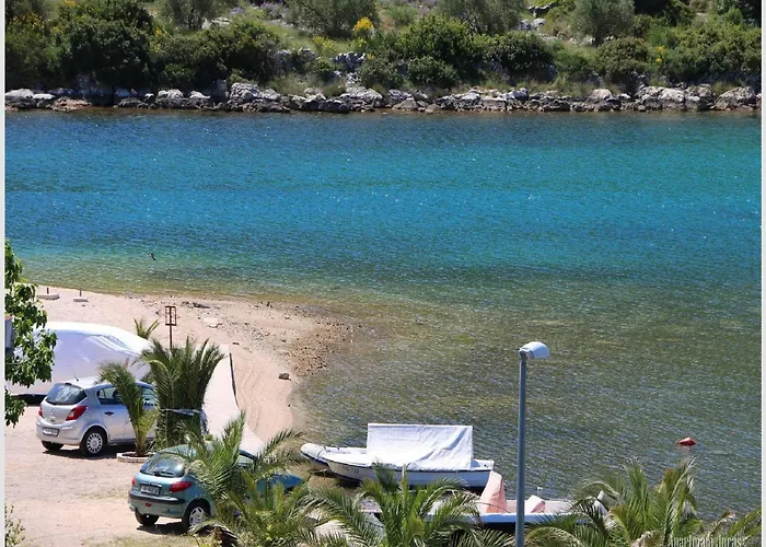 Juras - Two Bedroom With Sea View David